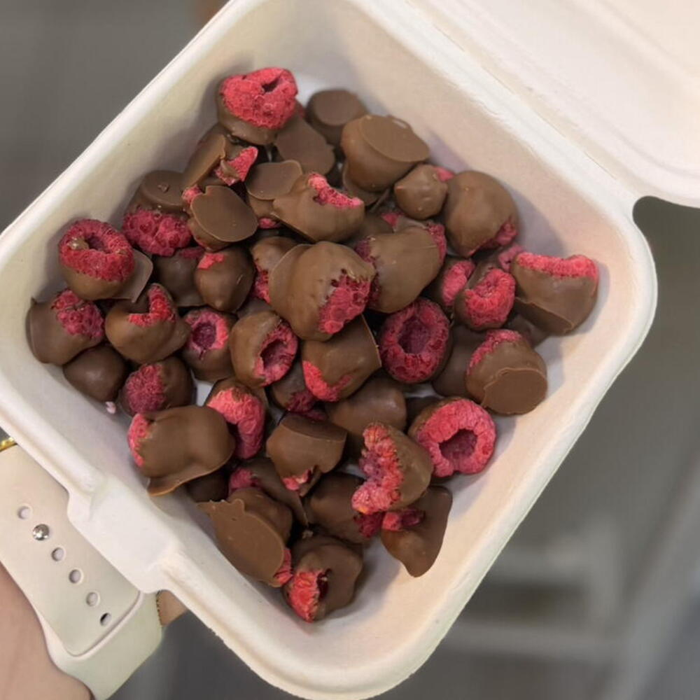 Малина в шоколаде