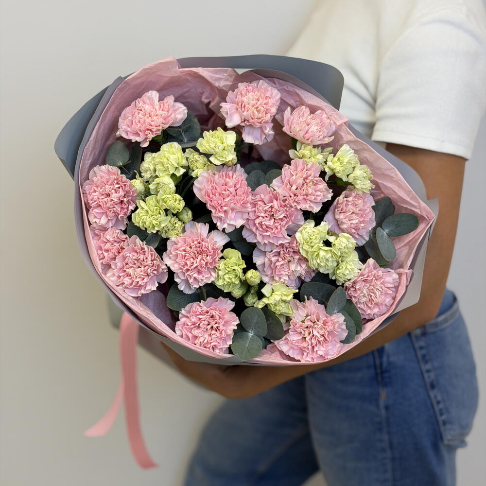 «Букет-вдохновение:стойкие  диантусы и стильный  фоамиран»🌸
