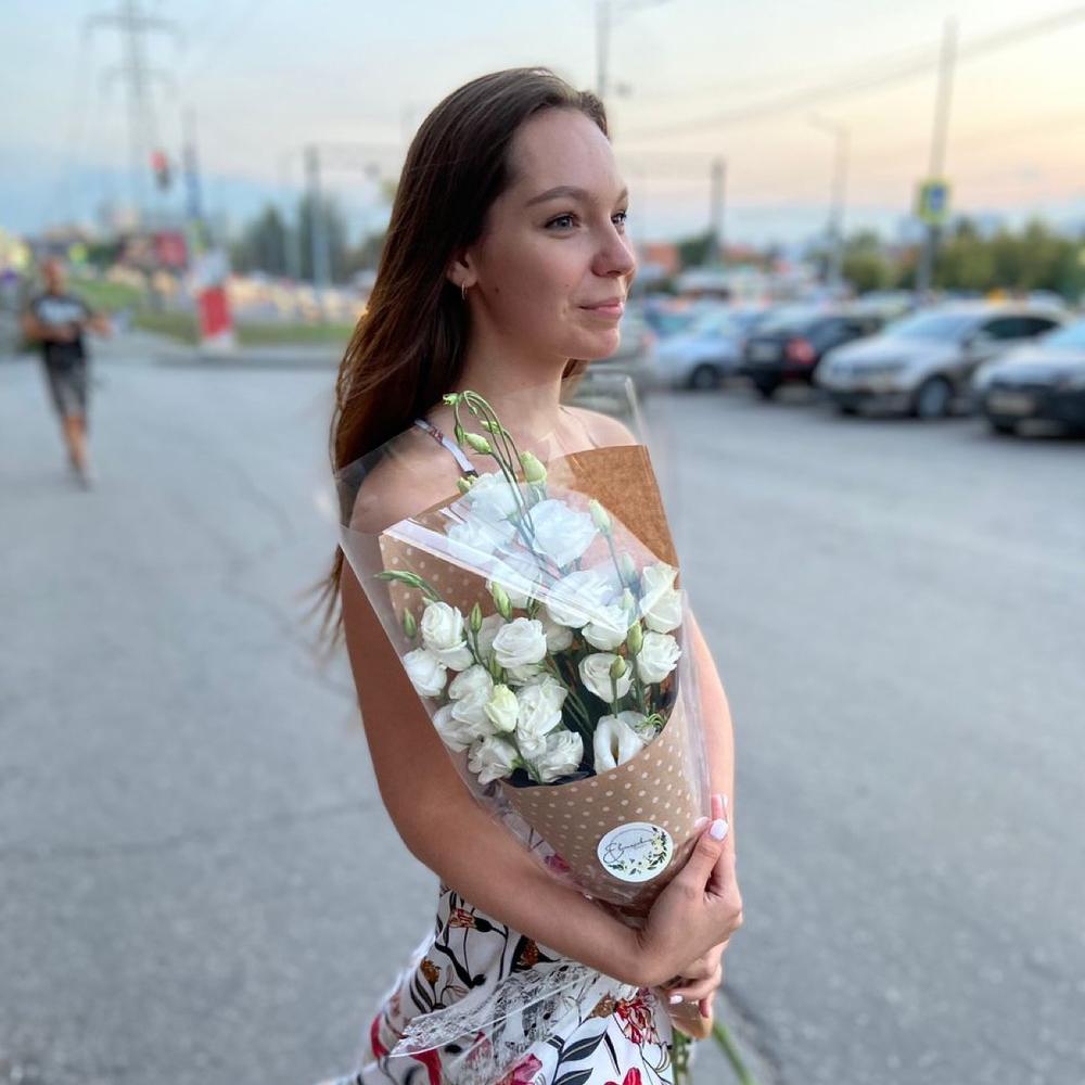 Белая Эустома