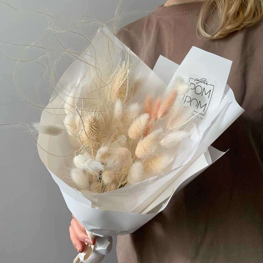 White bouquet with lagurus