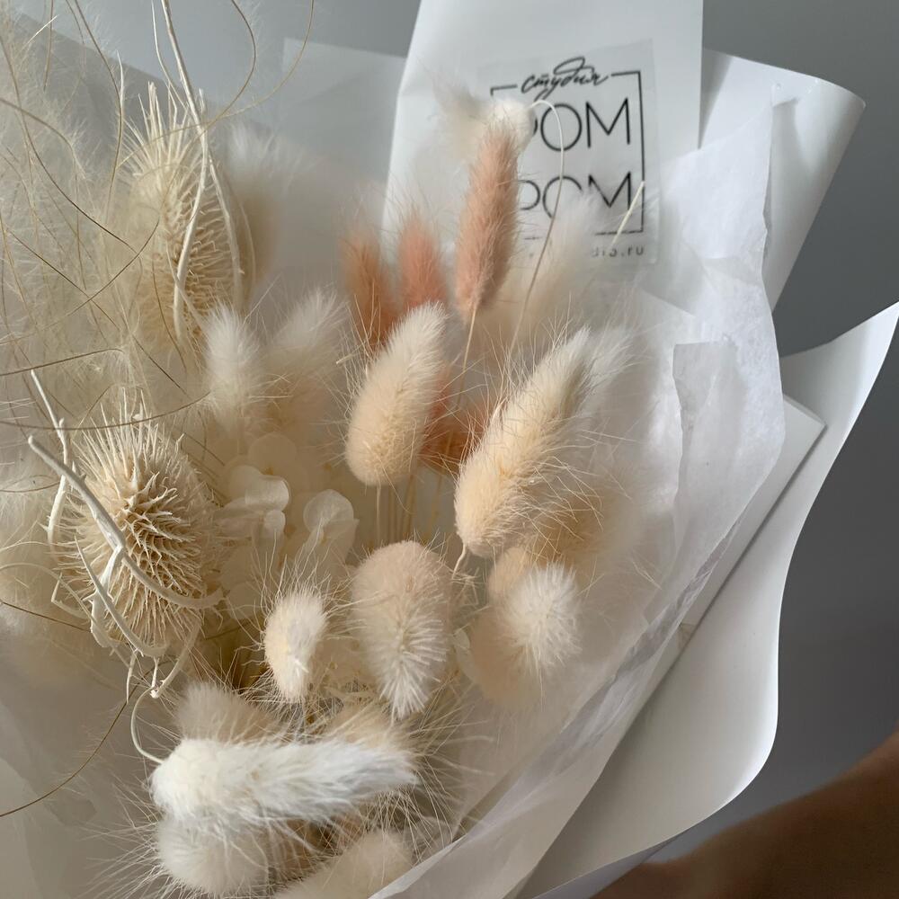 White bouquet with lagurus