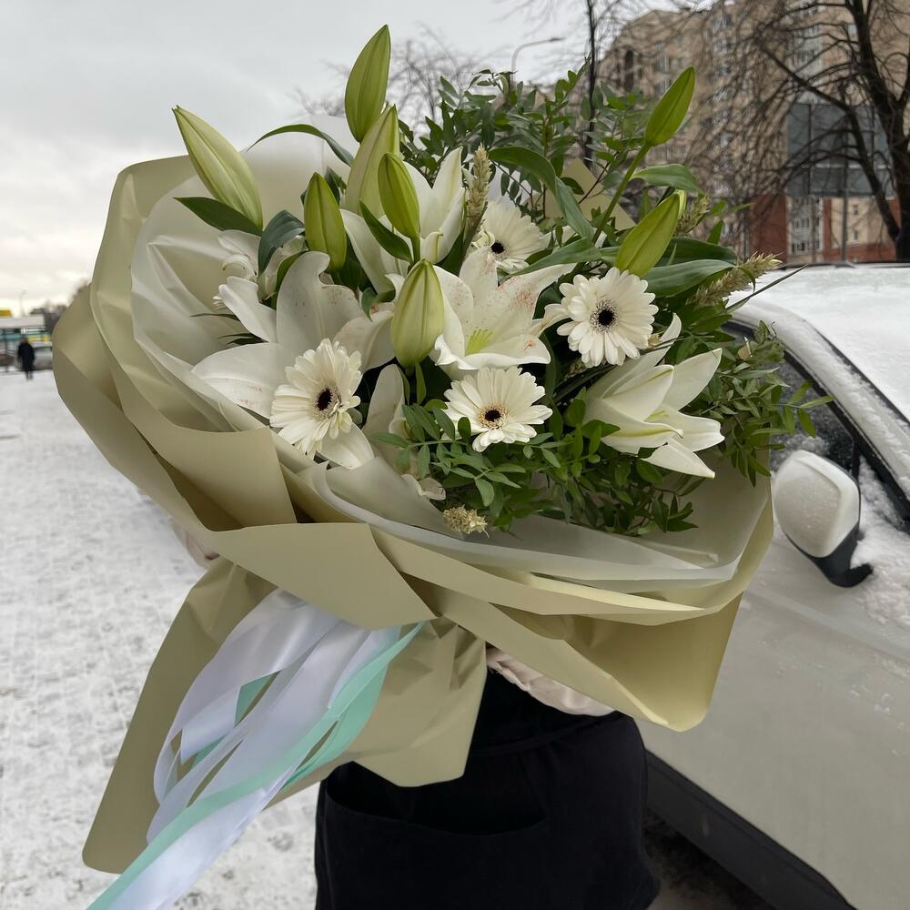 Лилия в дизайнерском оформлении, Цветы Санкт-Петербург, Ленинградская ...