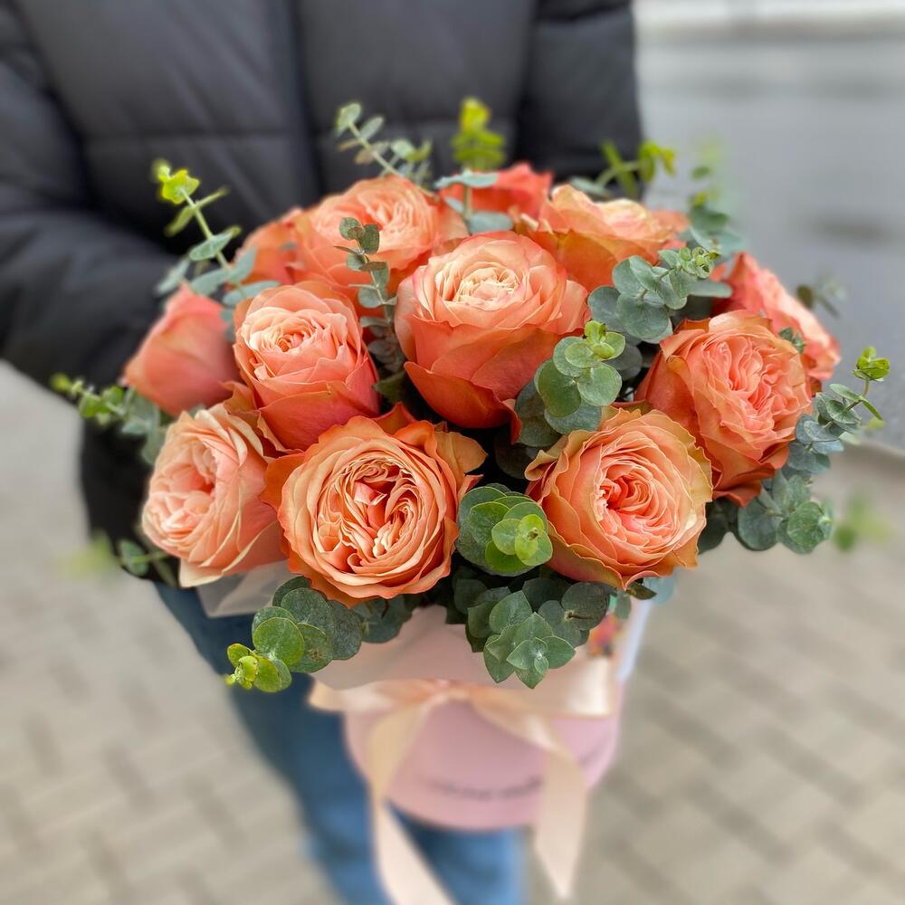 Композиция из кахалы и эвкалипта
