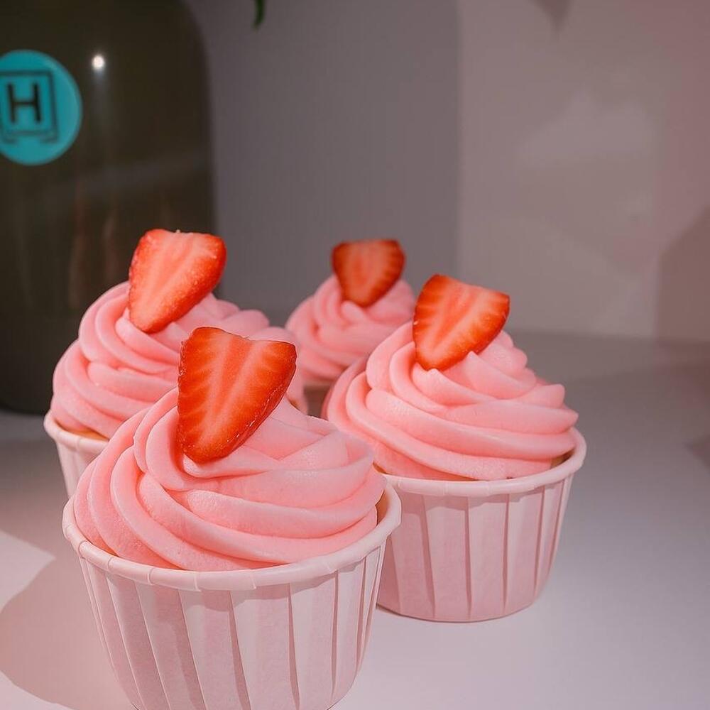 Капкейки strawberry 6 pink