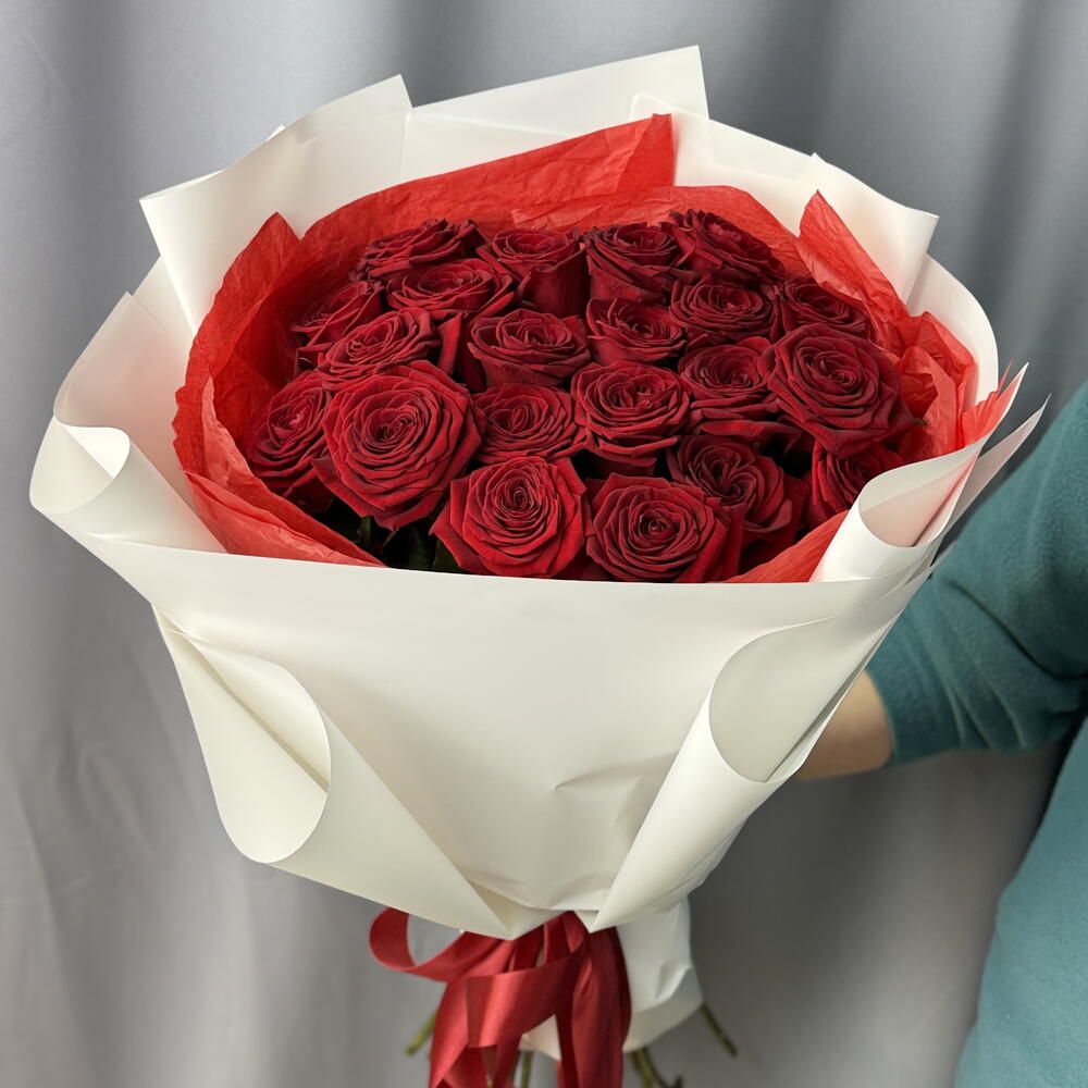 Букет из 21 красной розы (60 см)