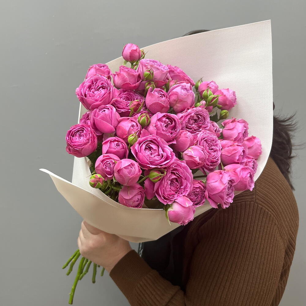 Охапка из 9 кустовых пионовидных Мисти Бабблс