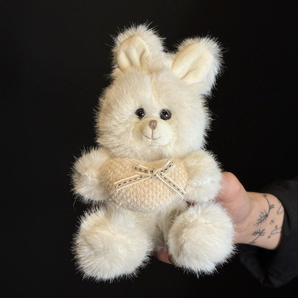 Игрушка зайчонок в коробочке
