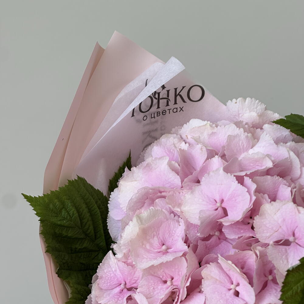 Букет с гортензией и малиной 🌸