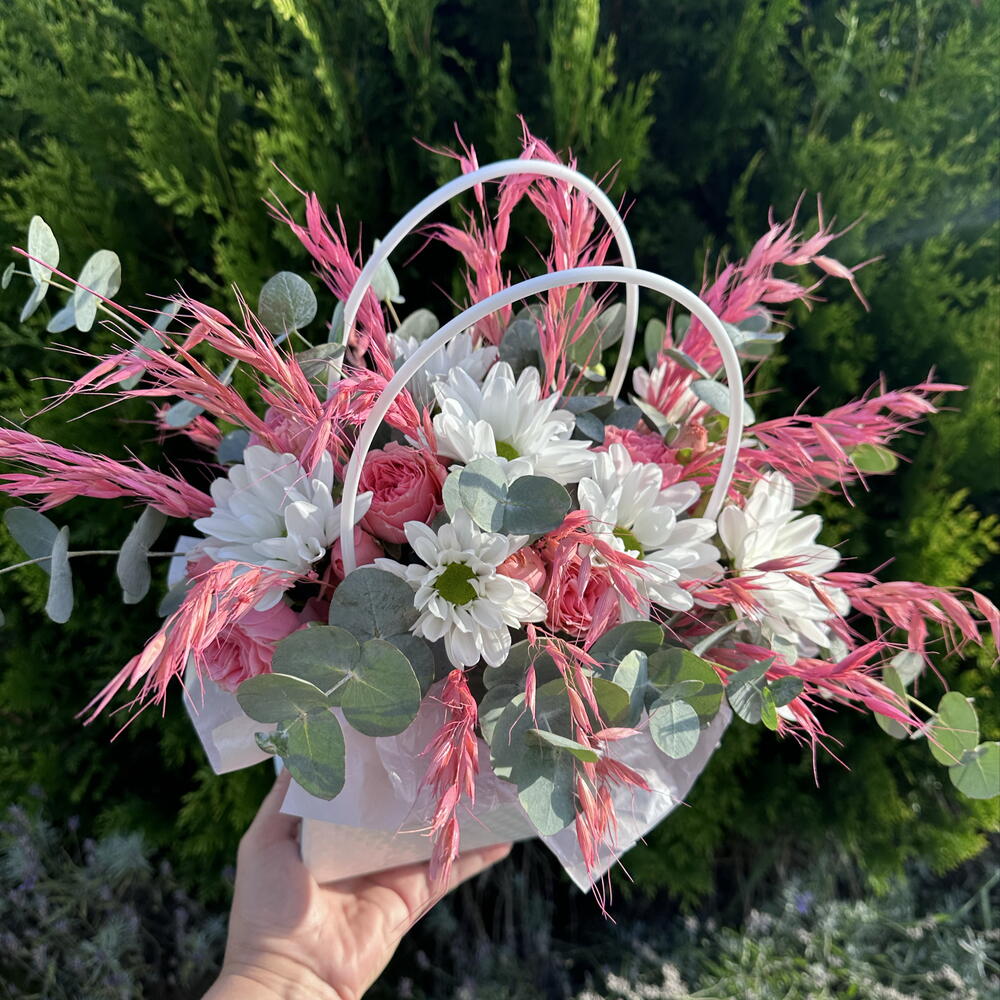 Цветы в сумке