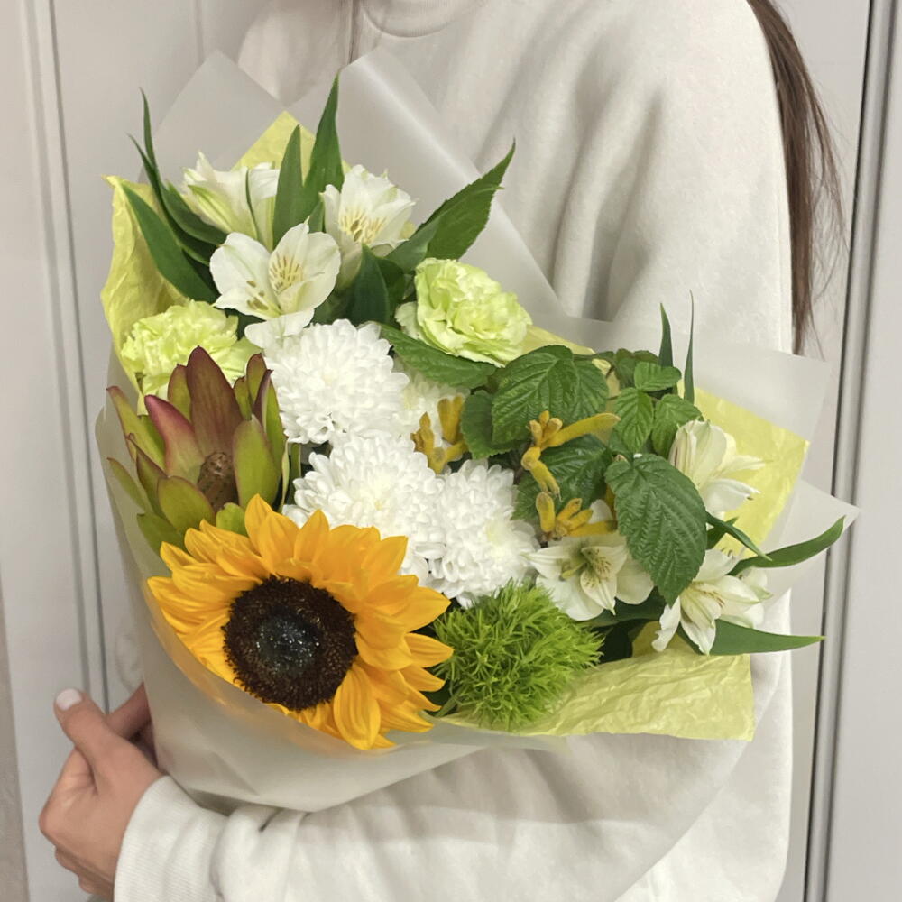 Букет с подсолнухом