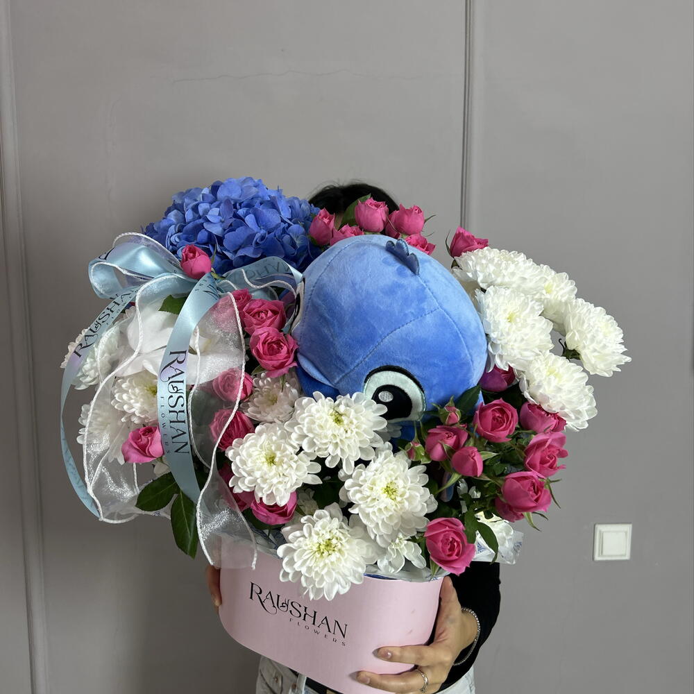 Нежный букет с игрушкой😍🌸