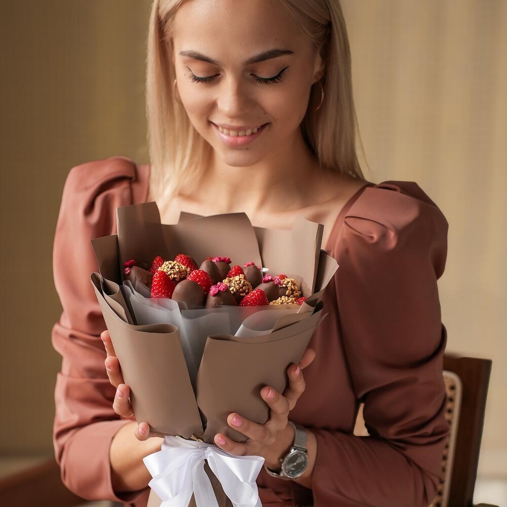 Клубничный букет 32, Цветы и подарки Москва, Московская область, Россия ...