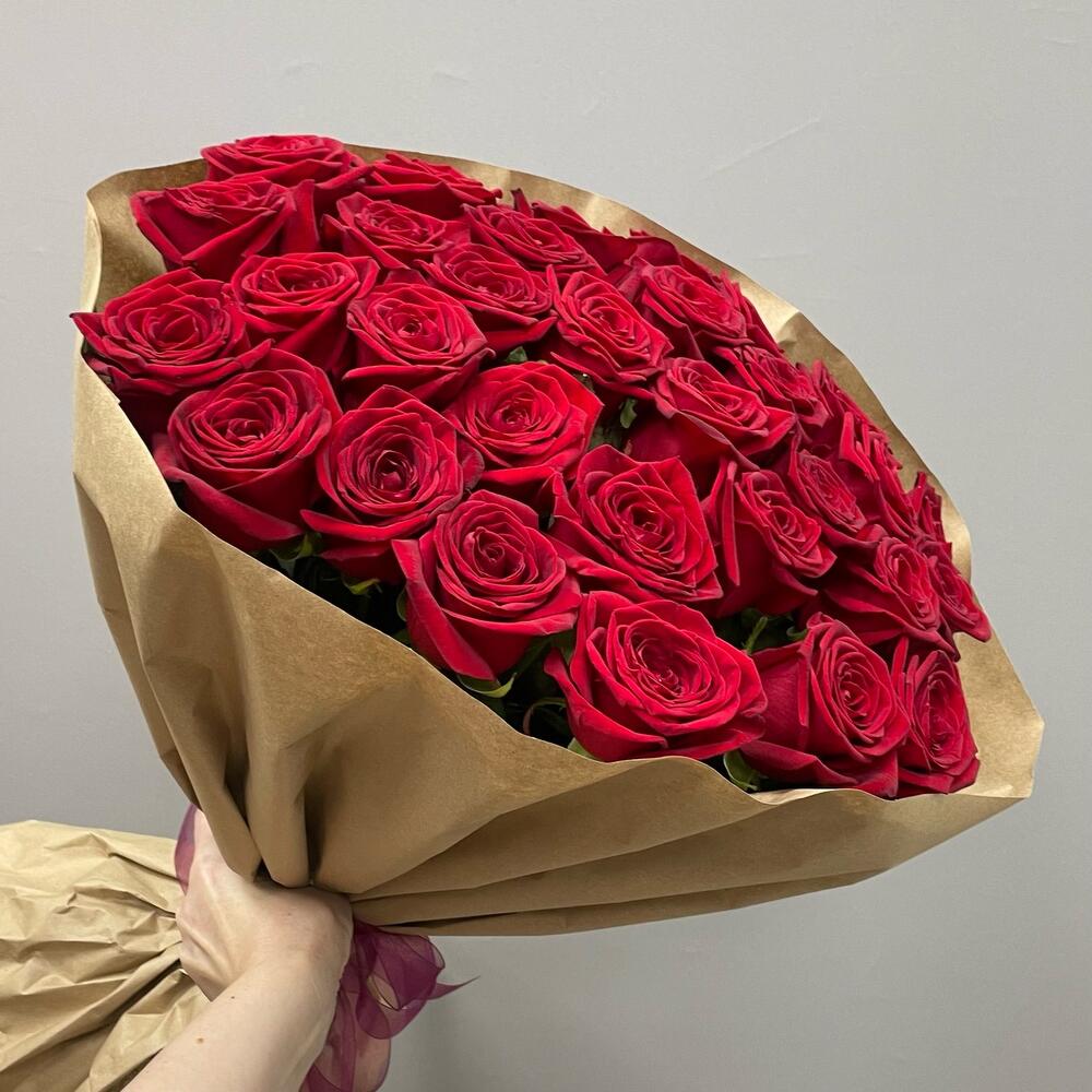 Букет алых роз 31шт