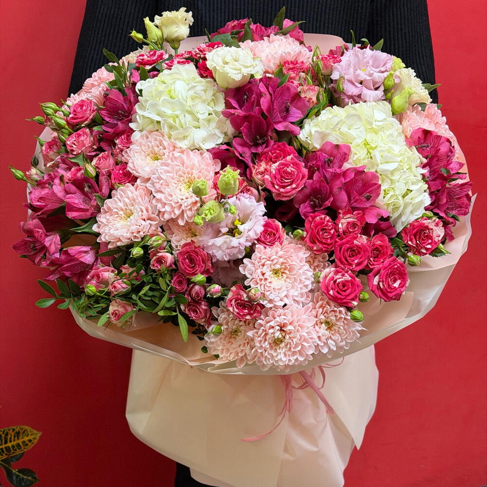 Букет из кустовой розы альстромерии и эустомы🥰🌺