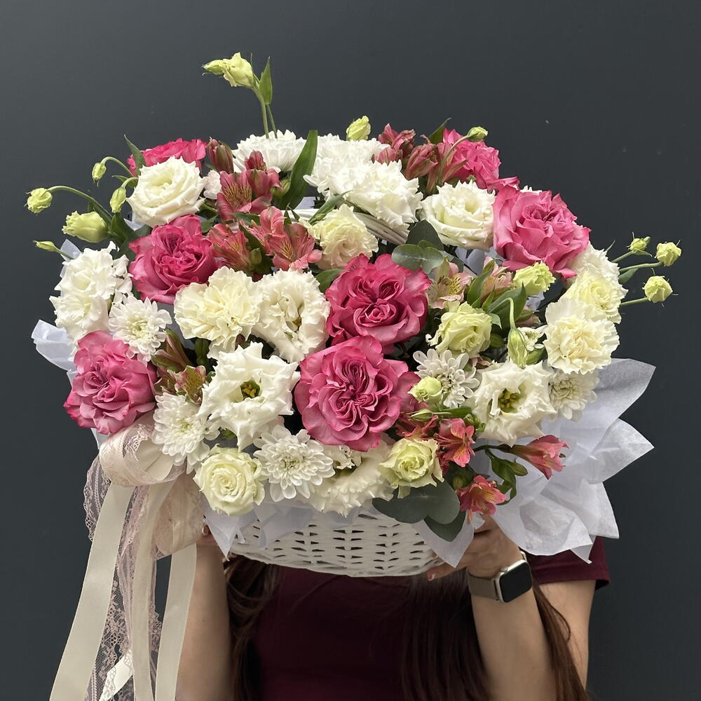 Корзина с цветами 💐 / эустома, розы, диантус, хризантема