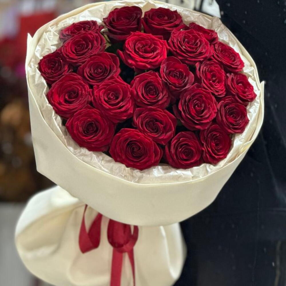 23 RED NAOMI