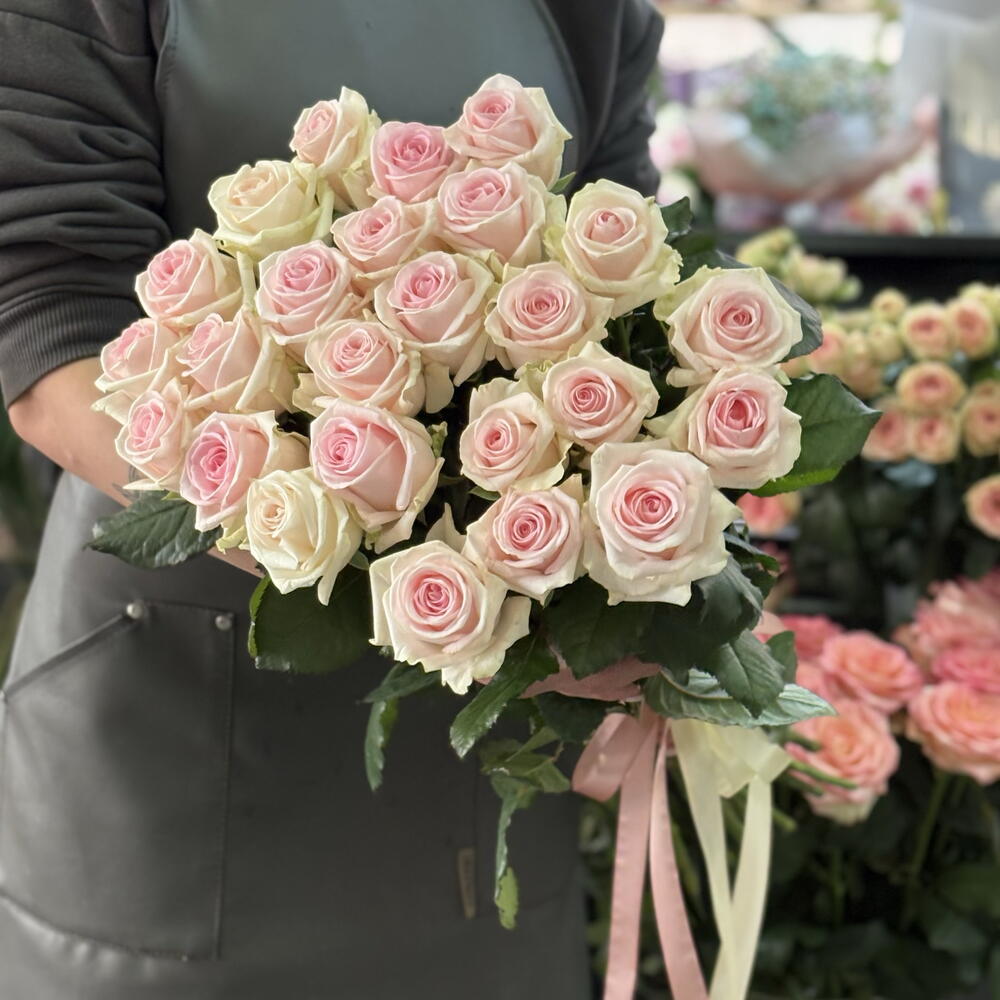 Букет из нежно-розовых 25 роз (60 см)