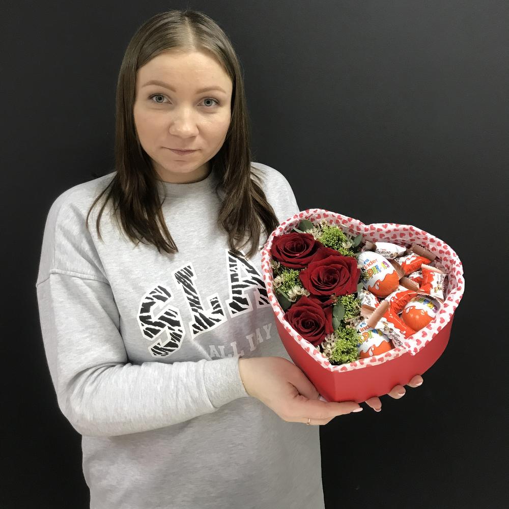 Коробка сердце с розами