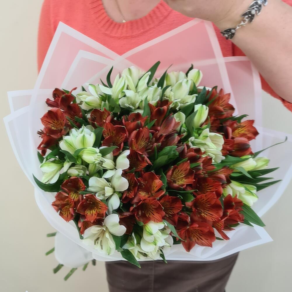 Ramo de delicada alstroemeria