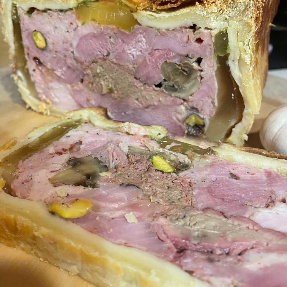 Pate en croute Французский пирог, Подарочные наборы Санкт-Петербург,  Ленинградская область, Россия, купить по цене 3450 руб, Мясные деликатесы в  MEATCAKE | Мясные торты с доставкой | Flowwow