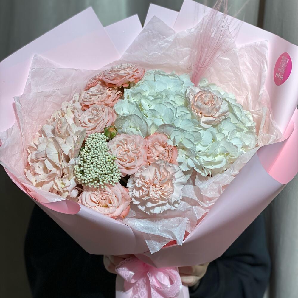 Hydrangeas and peony roses