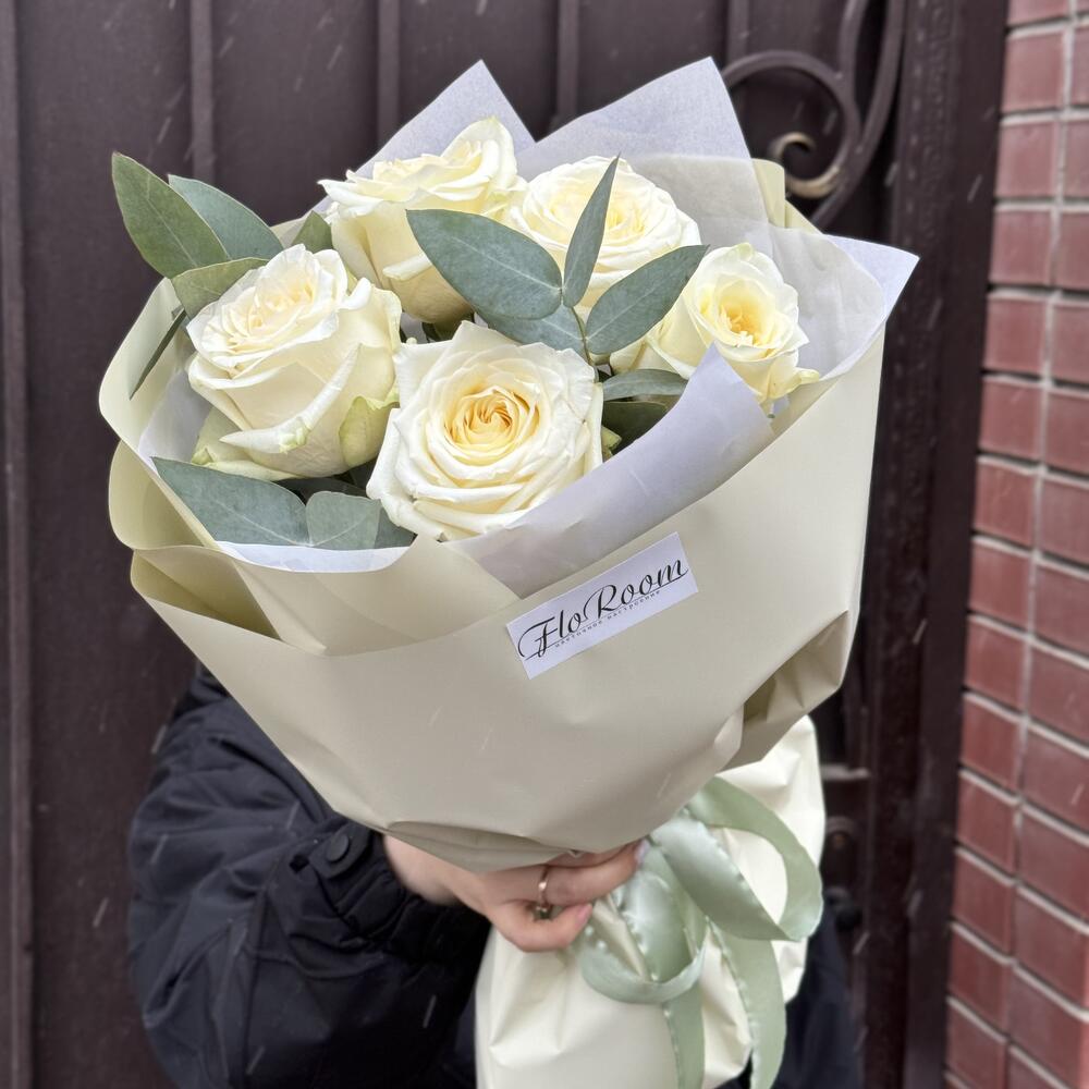 Роза кендилайт с эвкалиптом