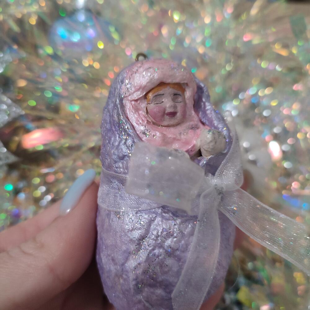 Маленькая девочка 💜