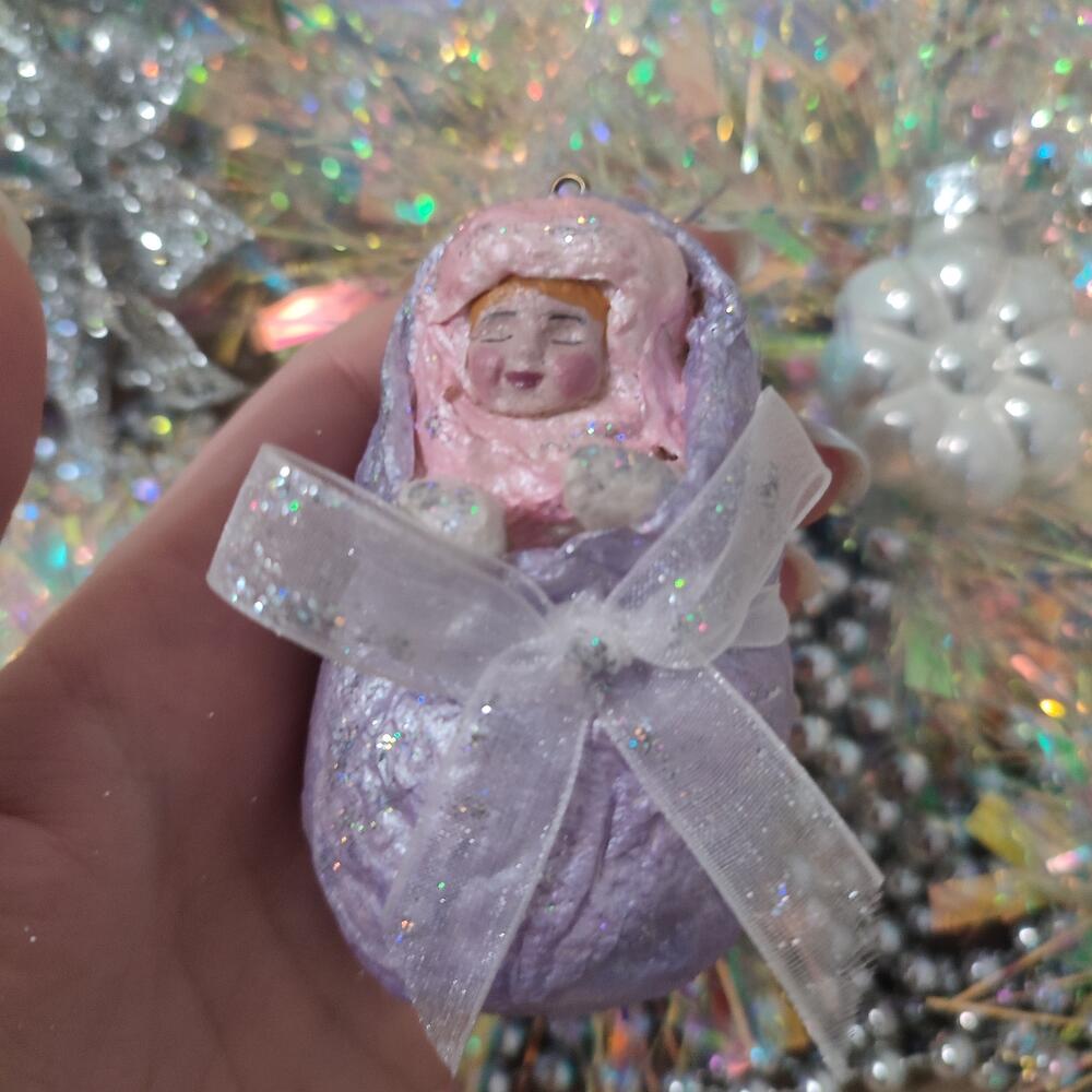 Маленькая девочка 💜