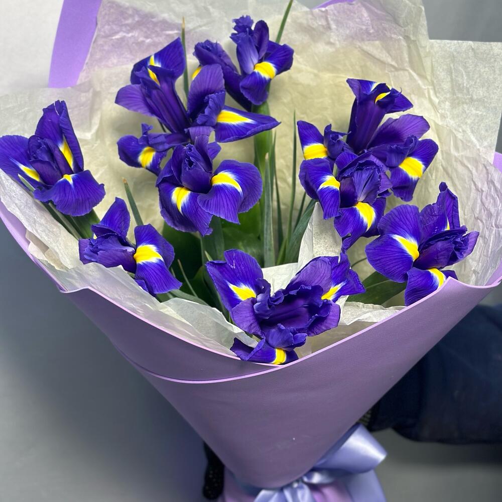 Букет из ирисов,9шт