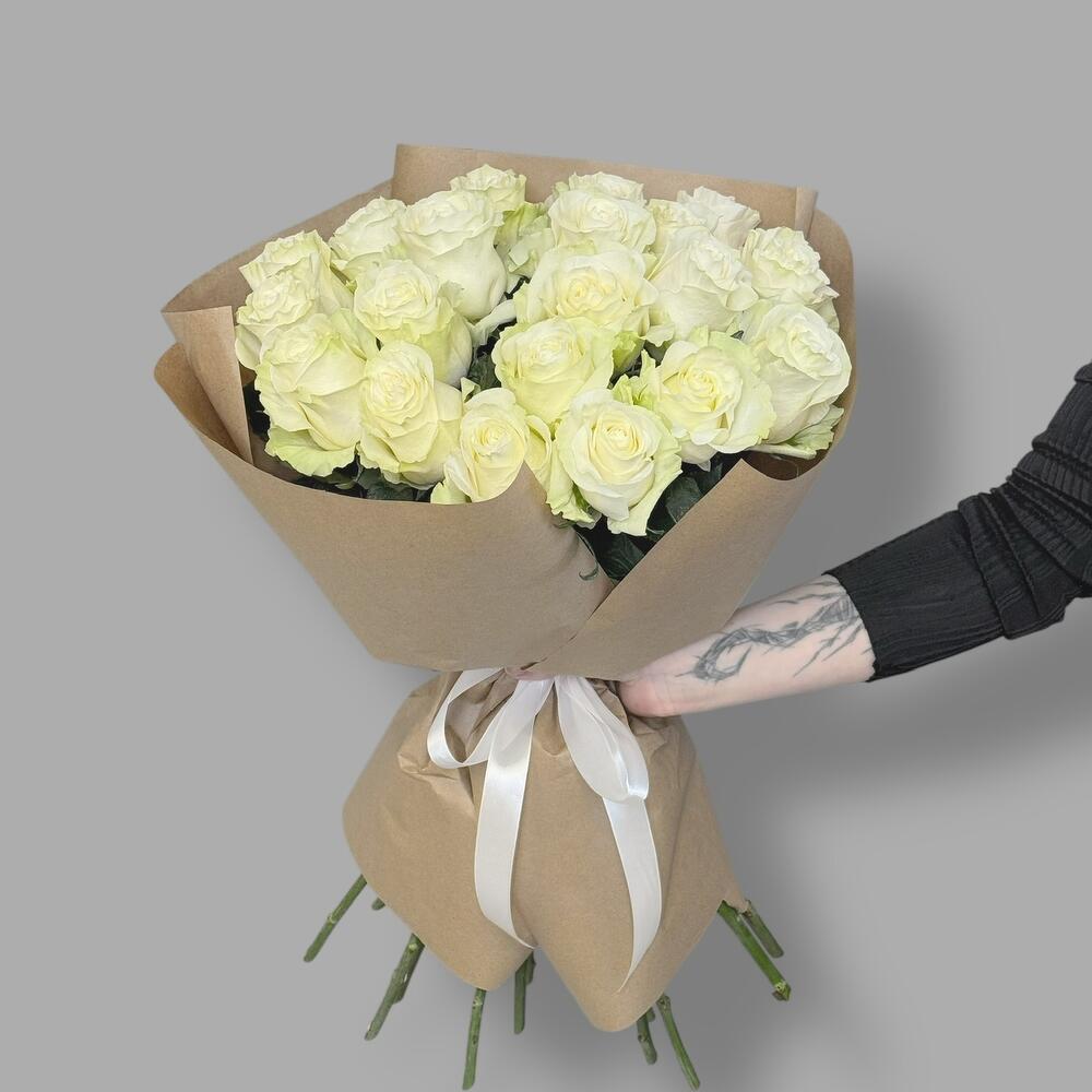 Bouquet of 21 white roses Ecuador