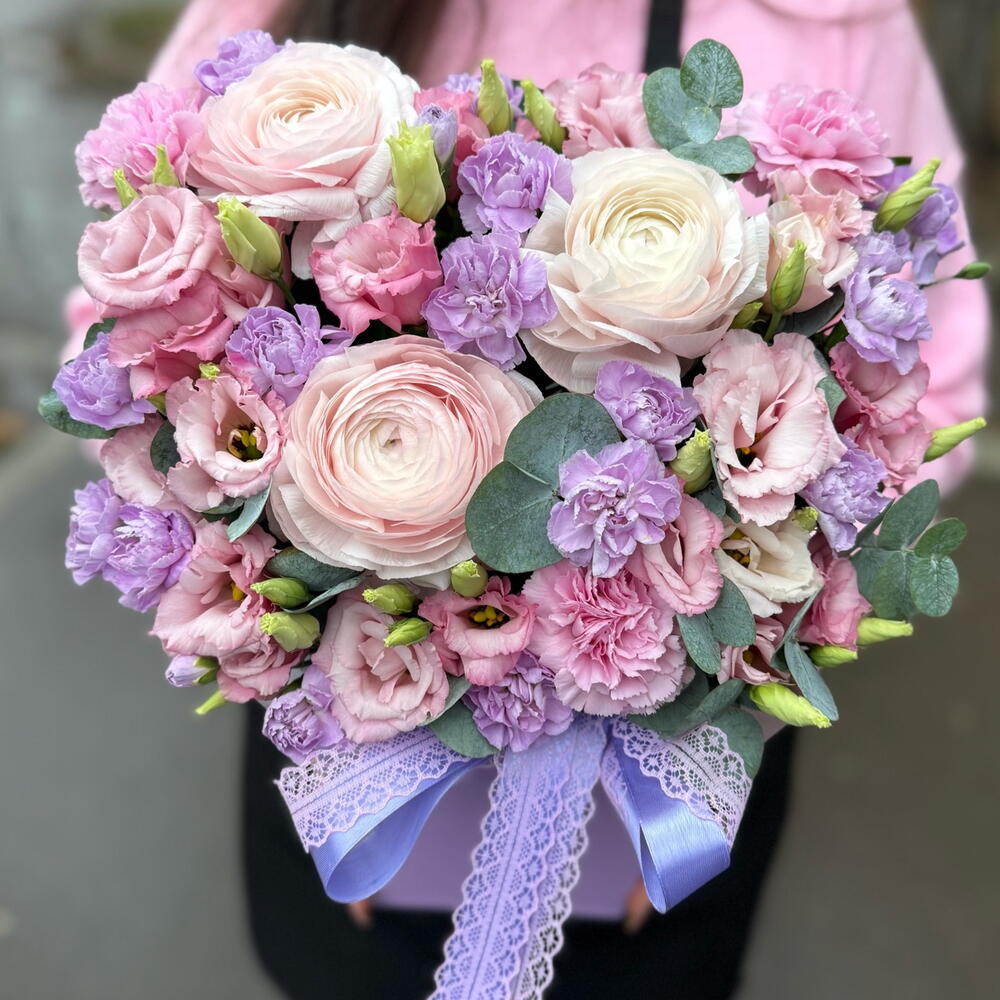 Баблгам 💜ранункулюсы , эустома , диантусы в стильной коробке