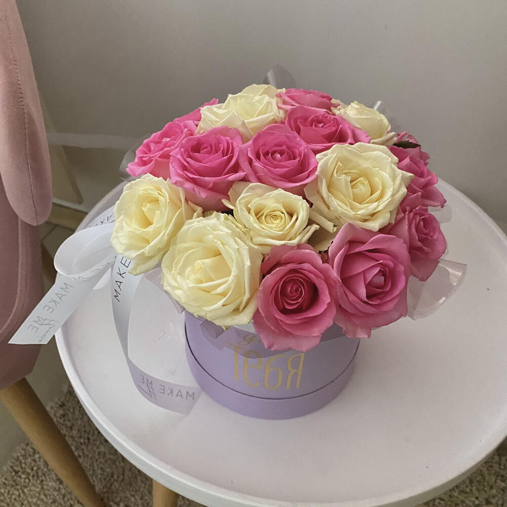 Коробочка с розами нежный микс