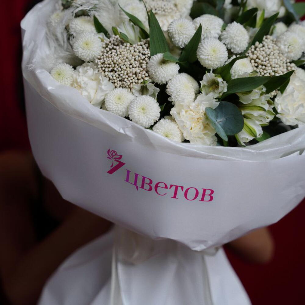 Стойкий букет 14 февраля (Ньютон, альстромерия, диантусы)
