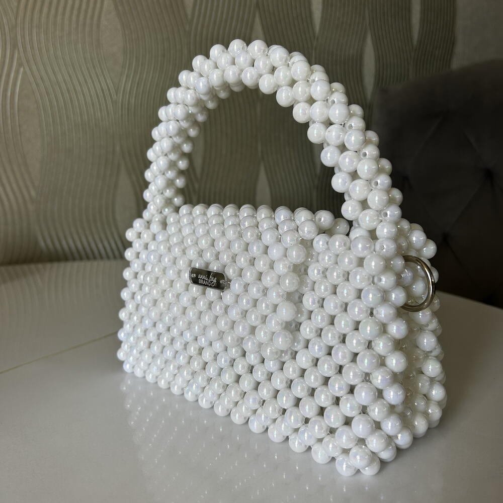 Сумка из бусин белая