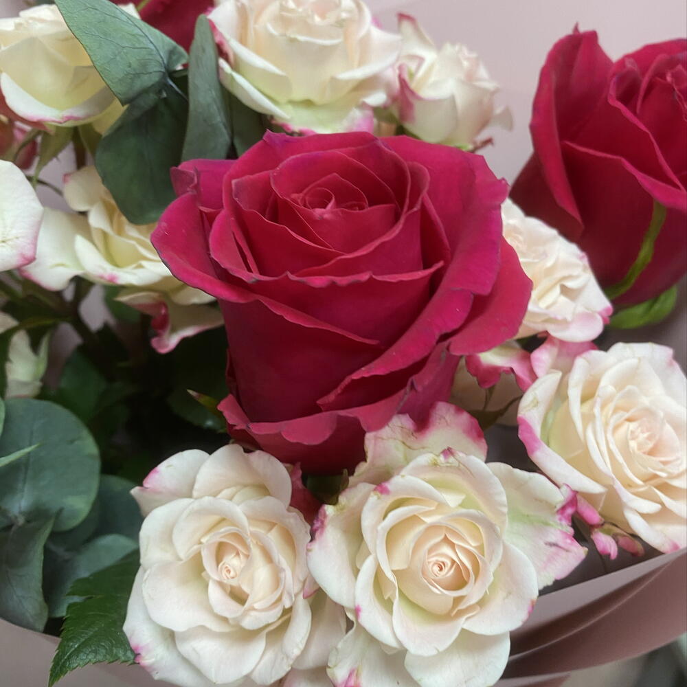 Ramo de Rosas con eucalipto