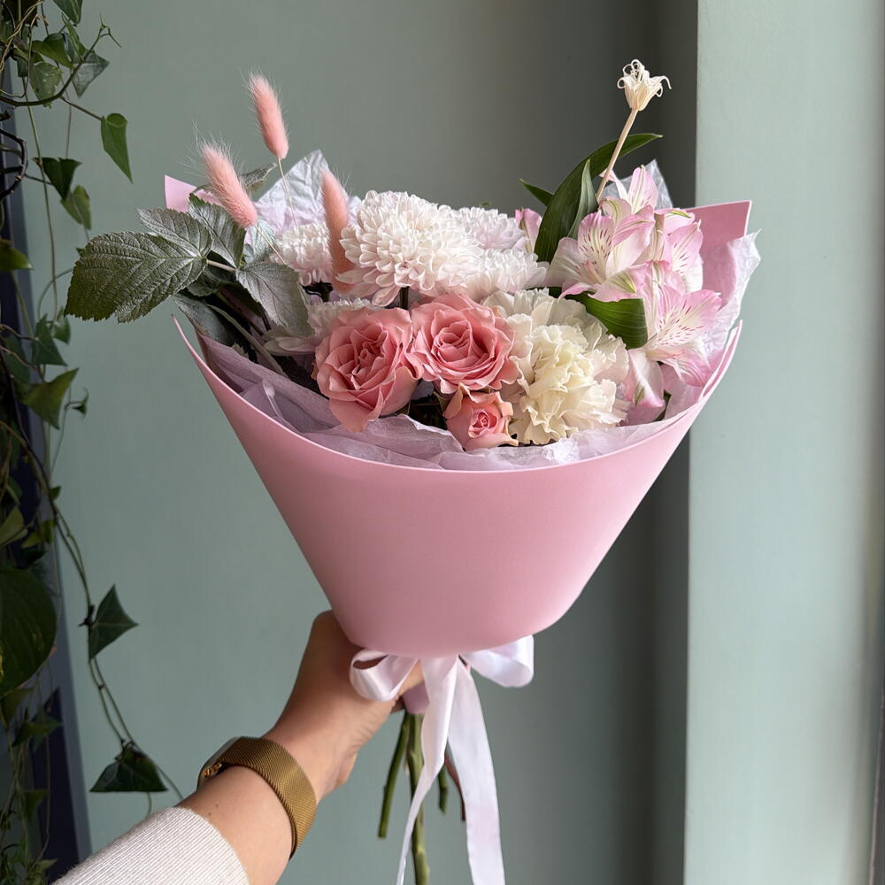 Мини комплимент из нежных цветов