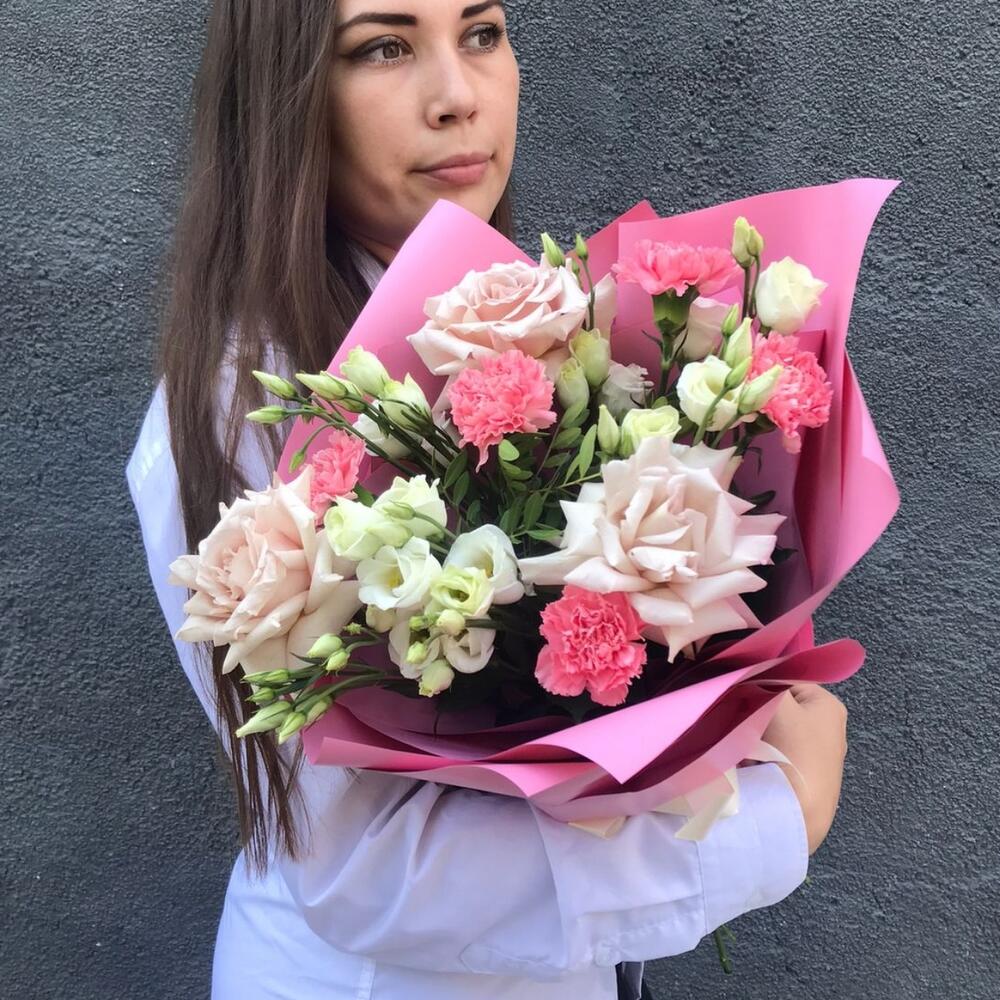 Авторский букет, французская роза, диантусы, эустома☺️