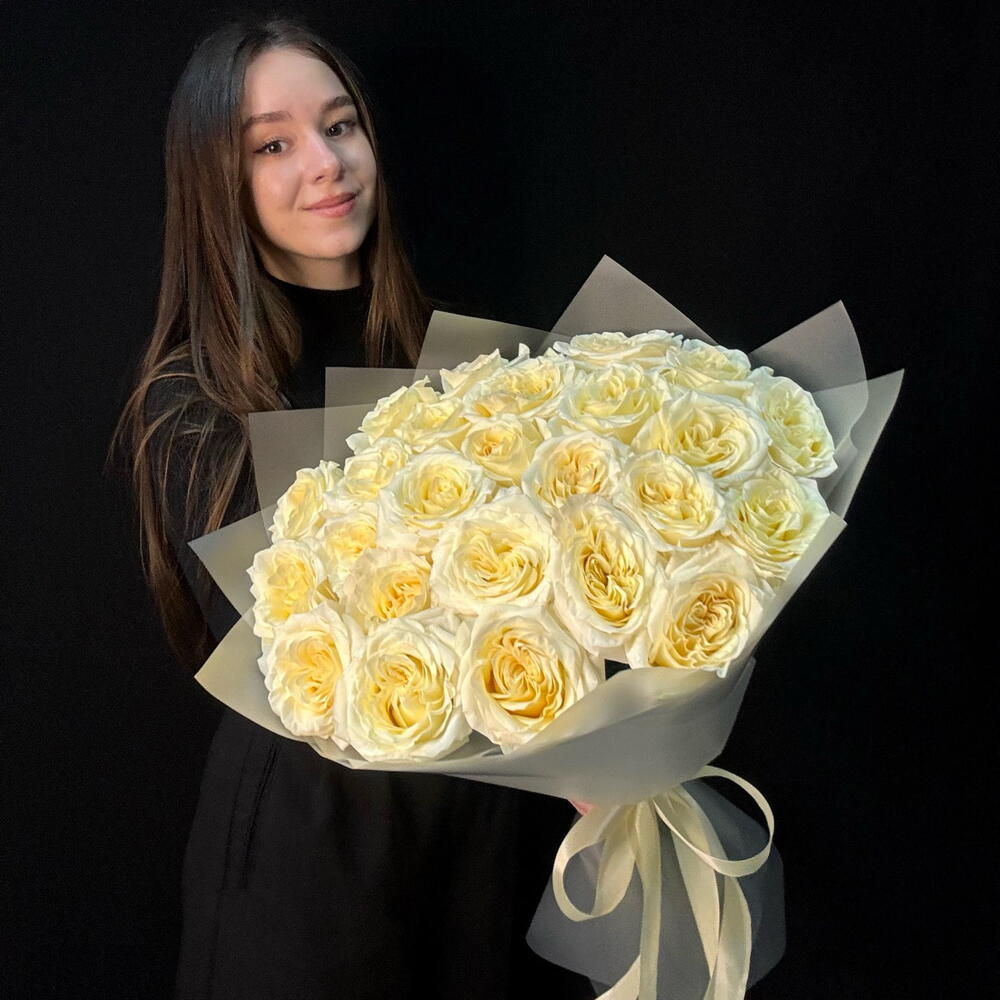 Кремовые пионовидные розы 25 шт (мб 045)