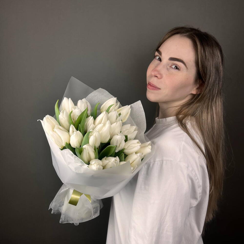 Букет из белых тюльпанов 25 шт