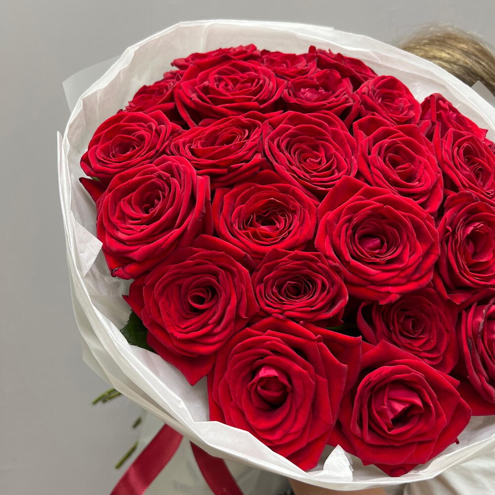 Моно букет из 25 бордовых роз ♥️