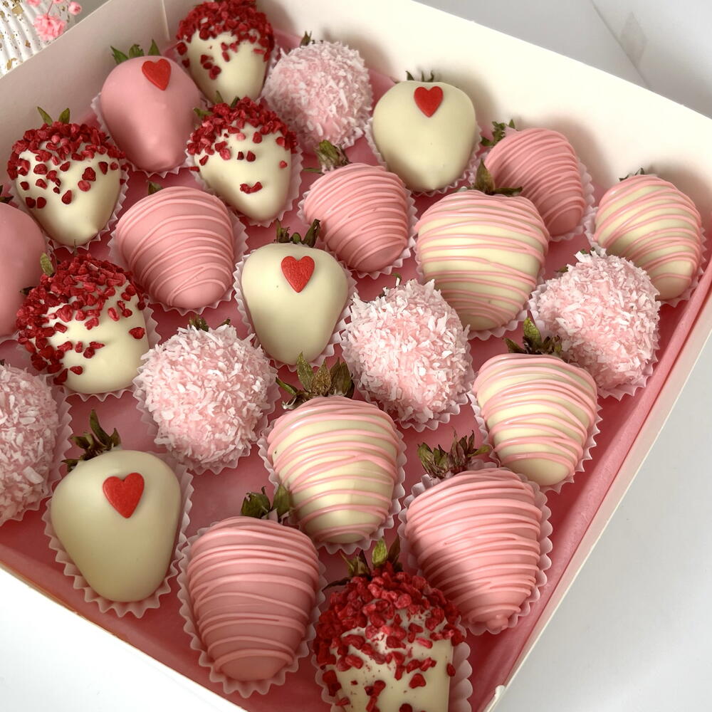 Клубника в шоколаде 25 шт Love pink