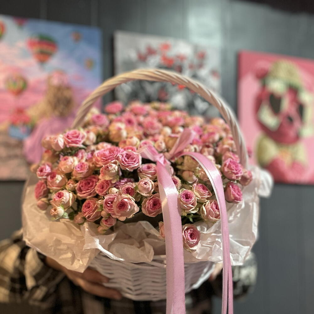 Корзина кустовых роз