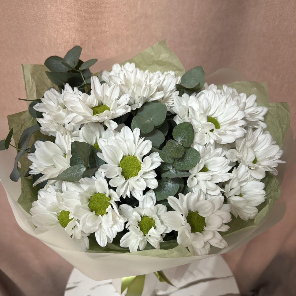 «Ромашковое лето» хризантема и эвкалипт💚