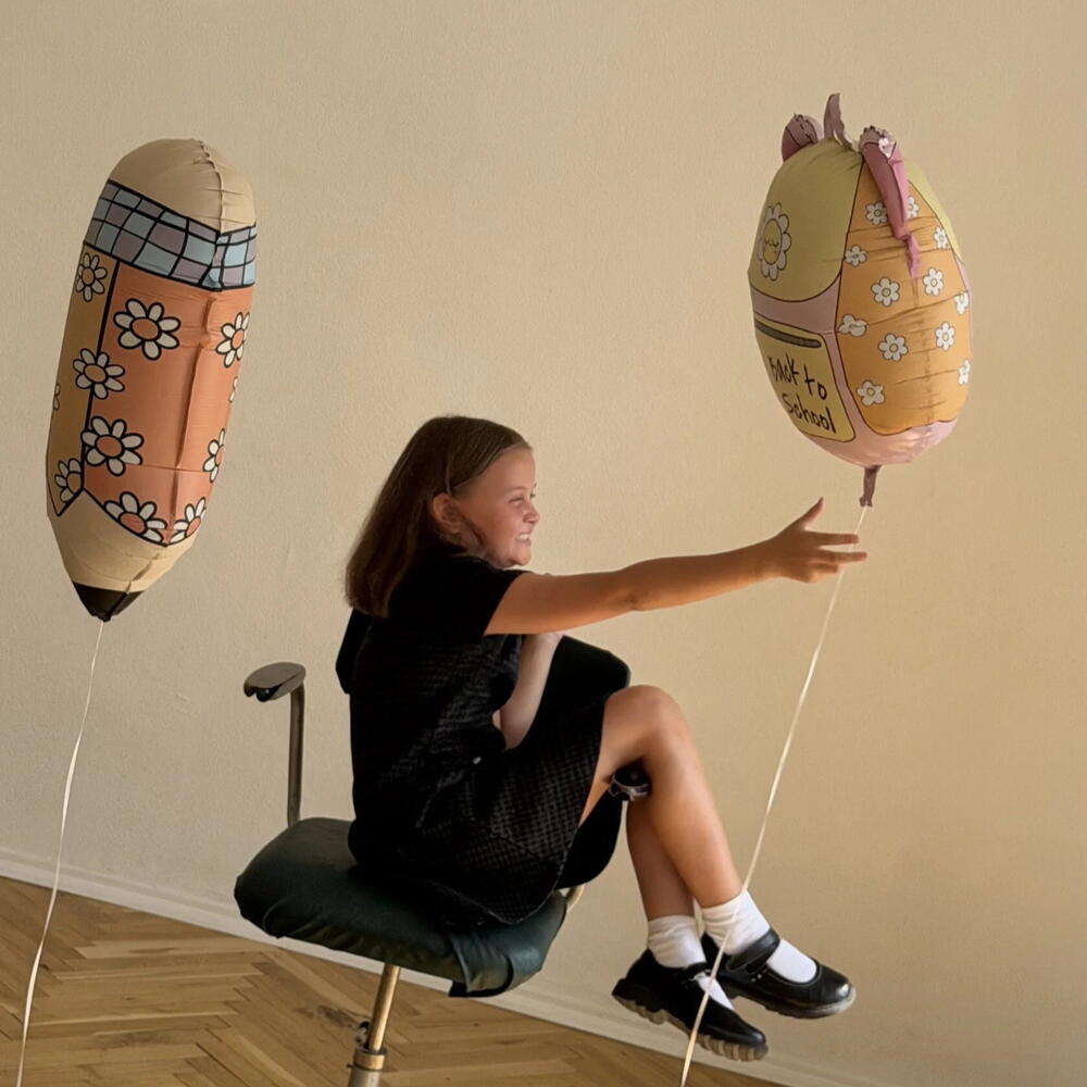 Композиция из воздушных шаров «Ранец и карандаш»