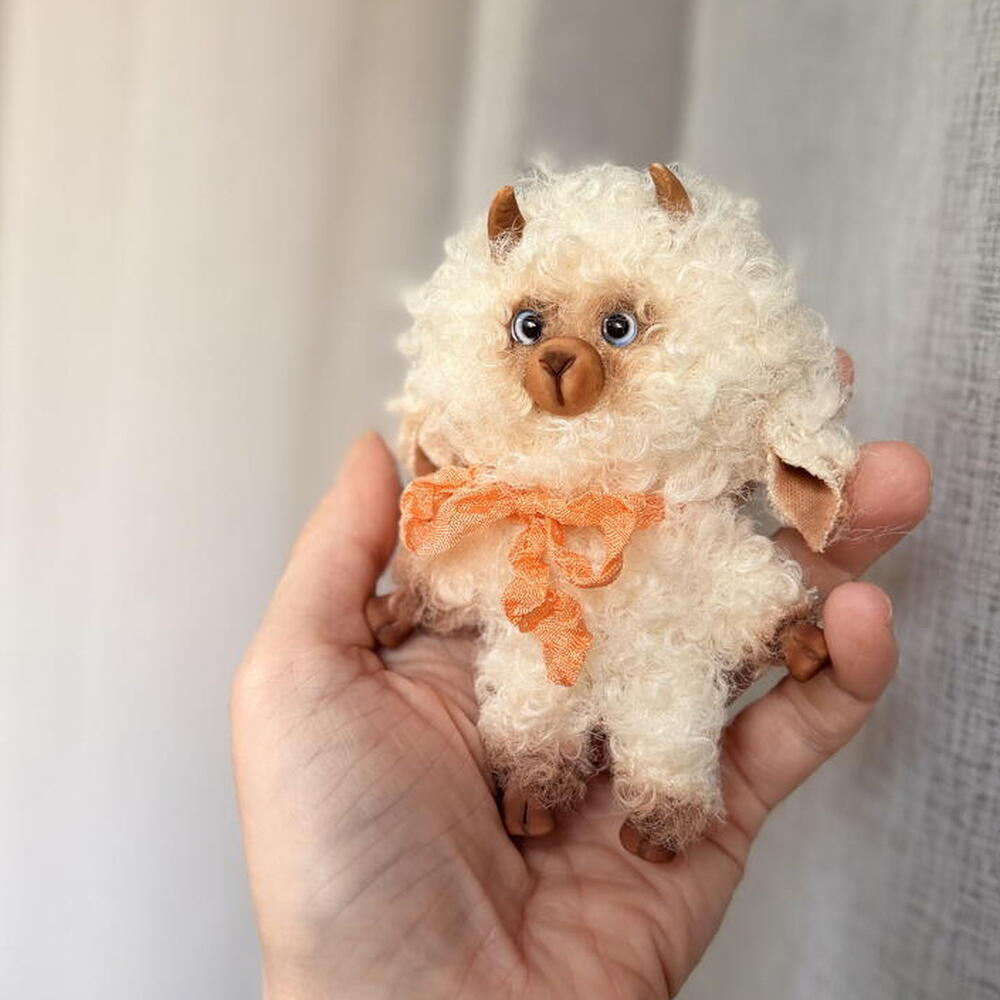 Игрушка талисман Козочка
