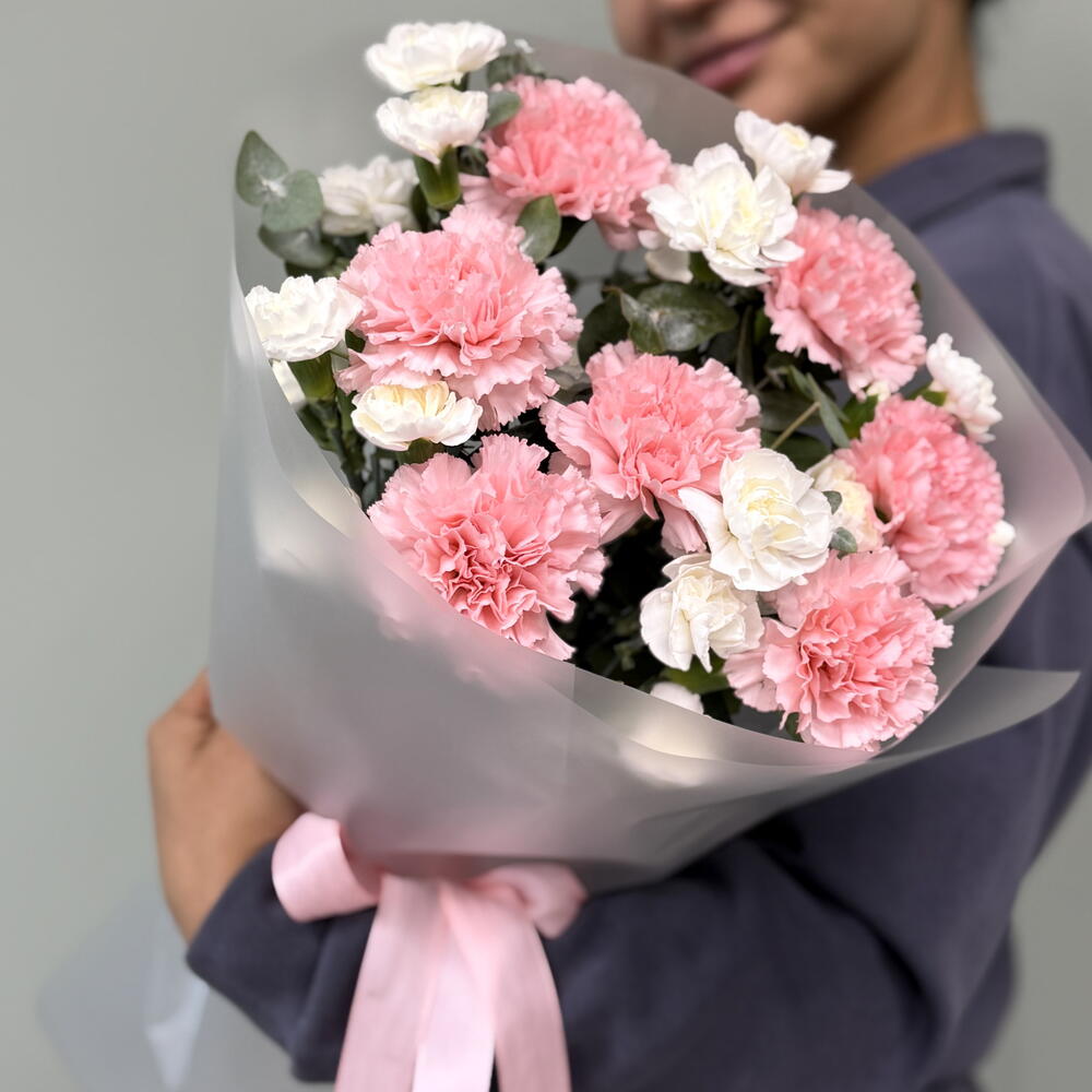 Стойкий букет «Утро в саду мадам Клэр🌸» из диантусов 💐