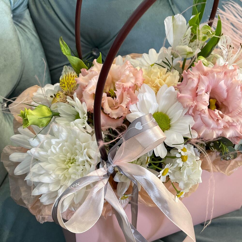 Элегантная сумочка с эустомой🌸