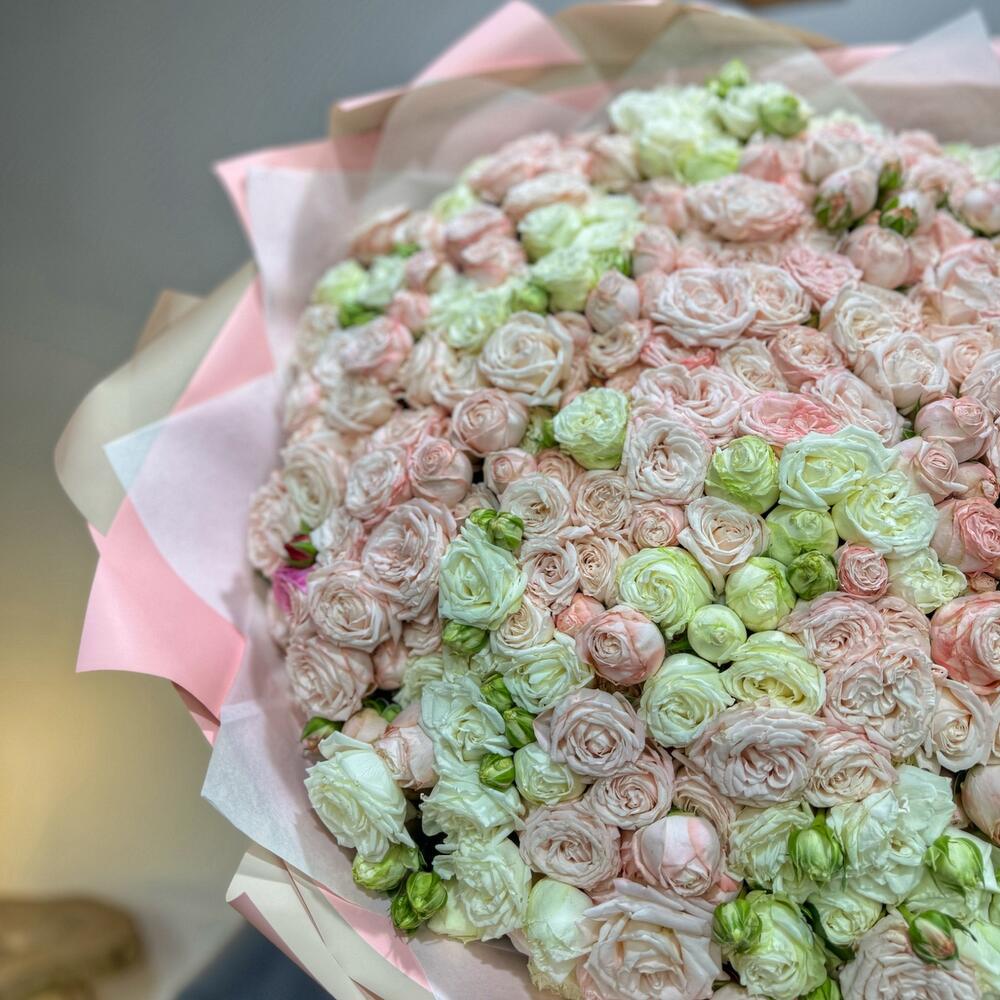 Микс букет из кустовых роз
