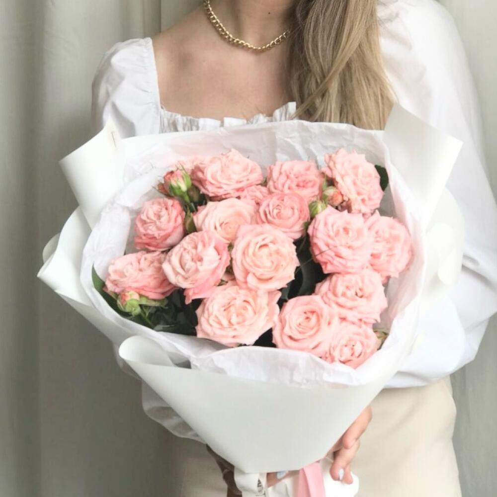 Роза кустовая бамбастик