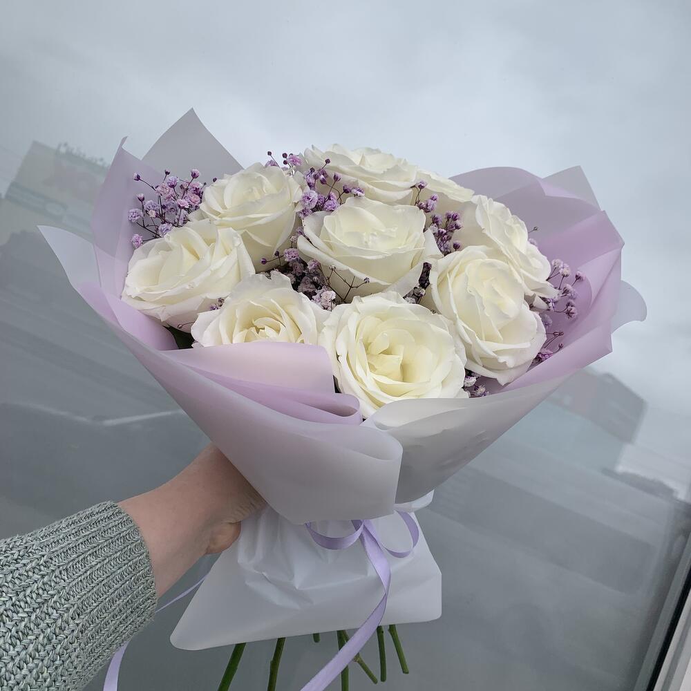 Белые розы с гипсофилой💜